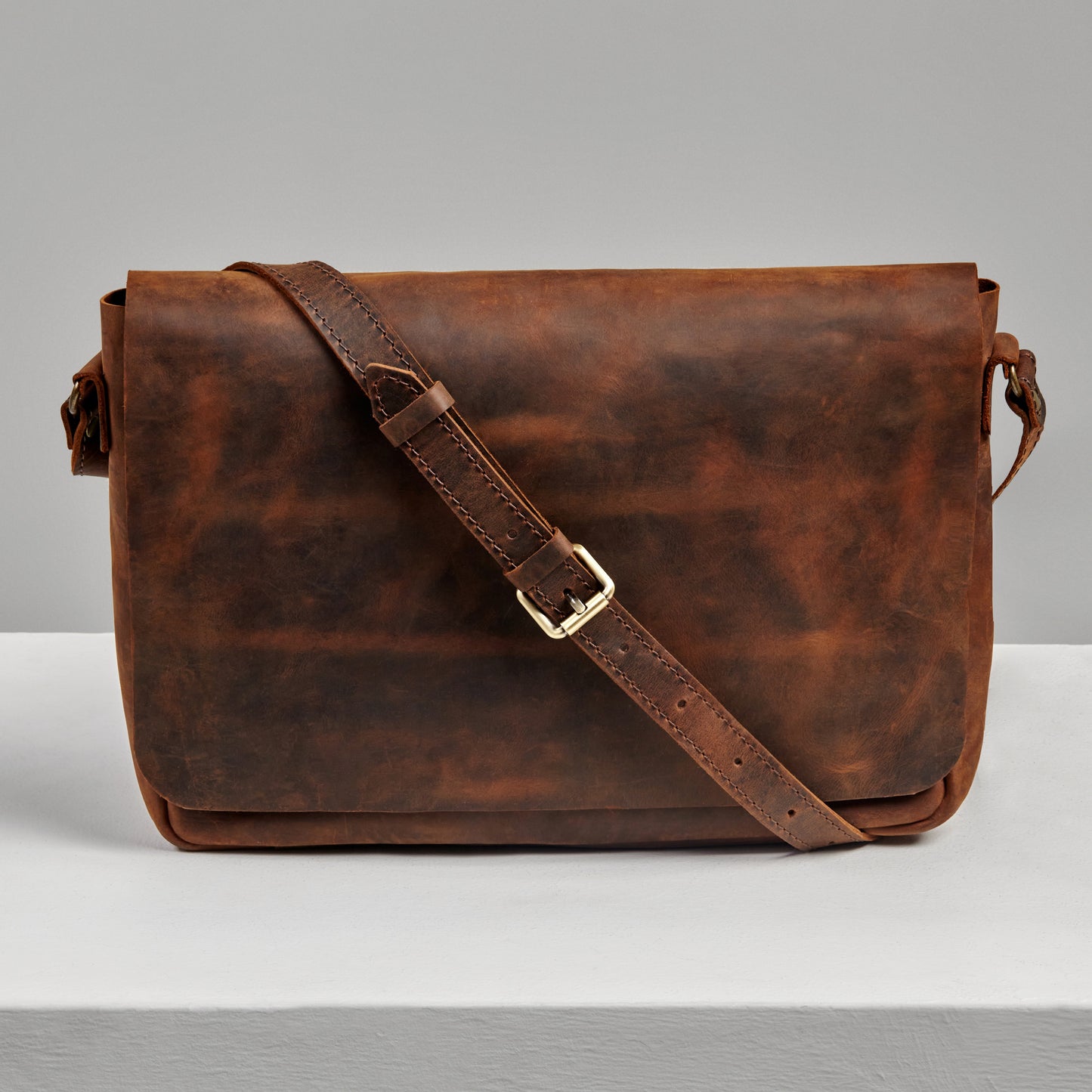 Handmade Vintage Laptoptasche aus Leder mit Schultergurt MICHAEL