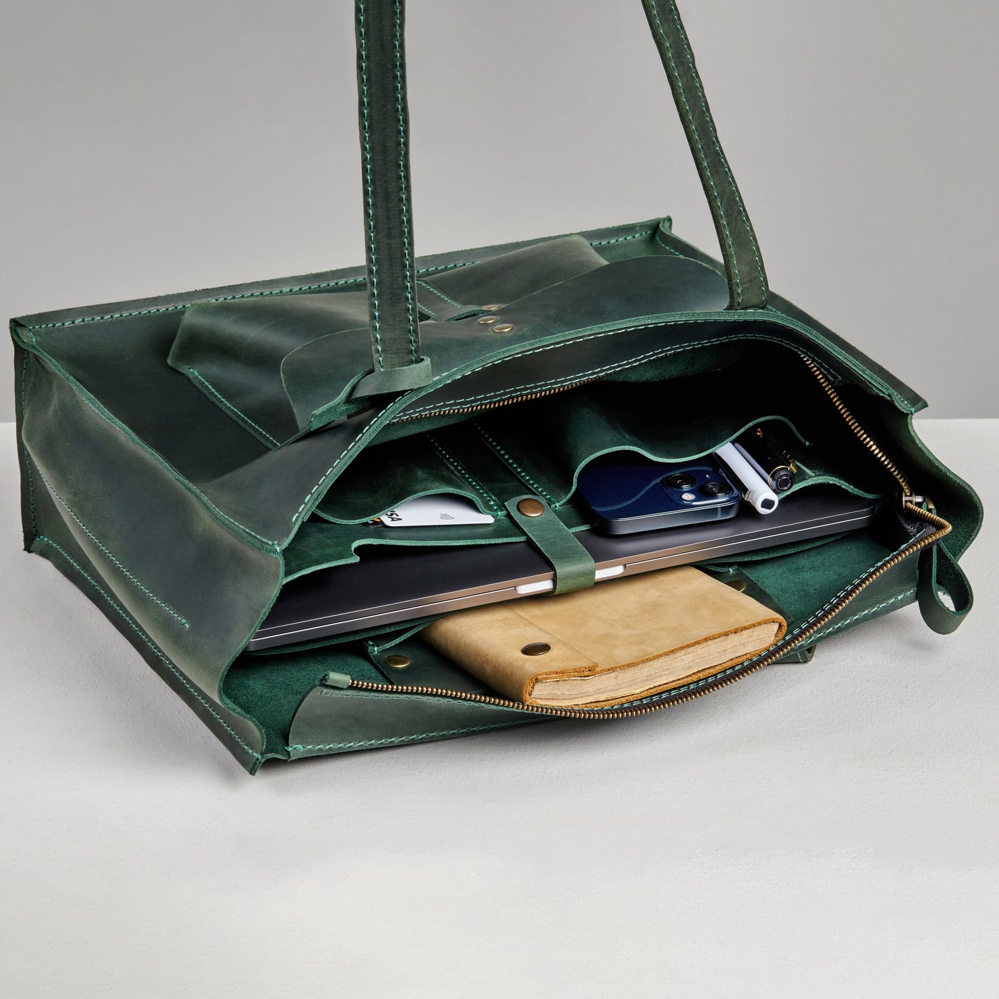 Handmade Laptoptasche aus Leder CAROL