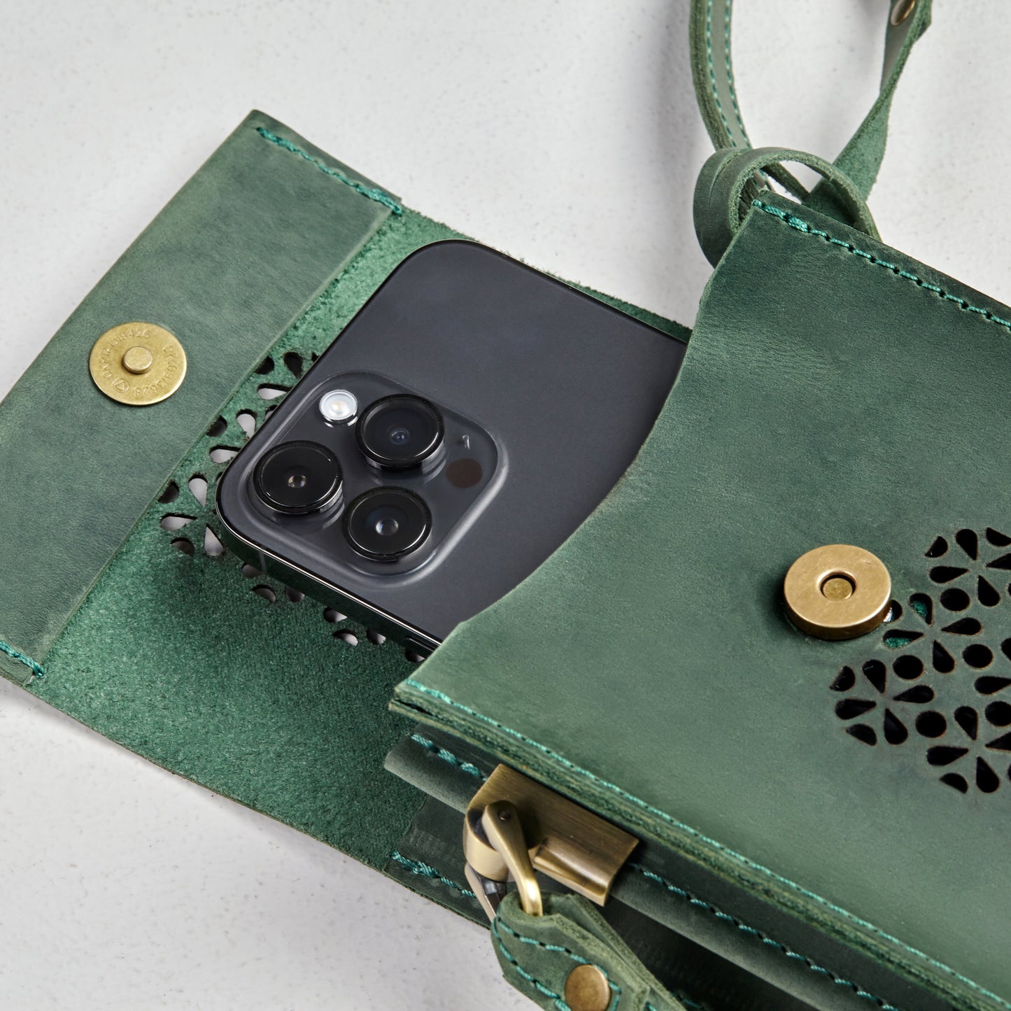 Handmade Umhängetasche aus Leder MELLY
