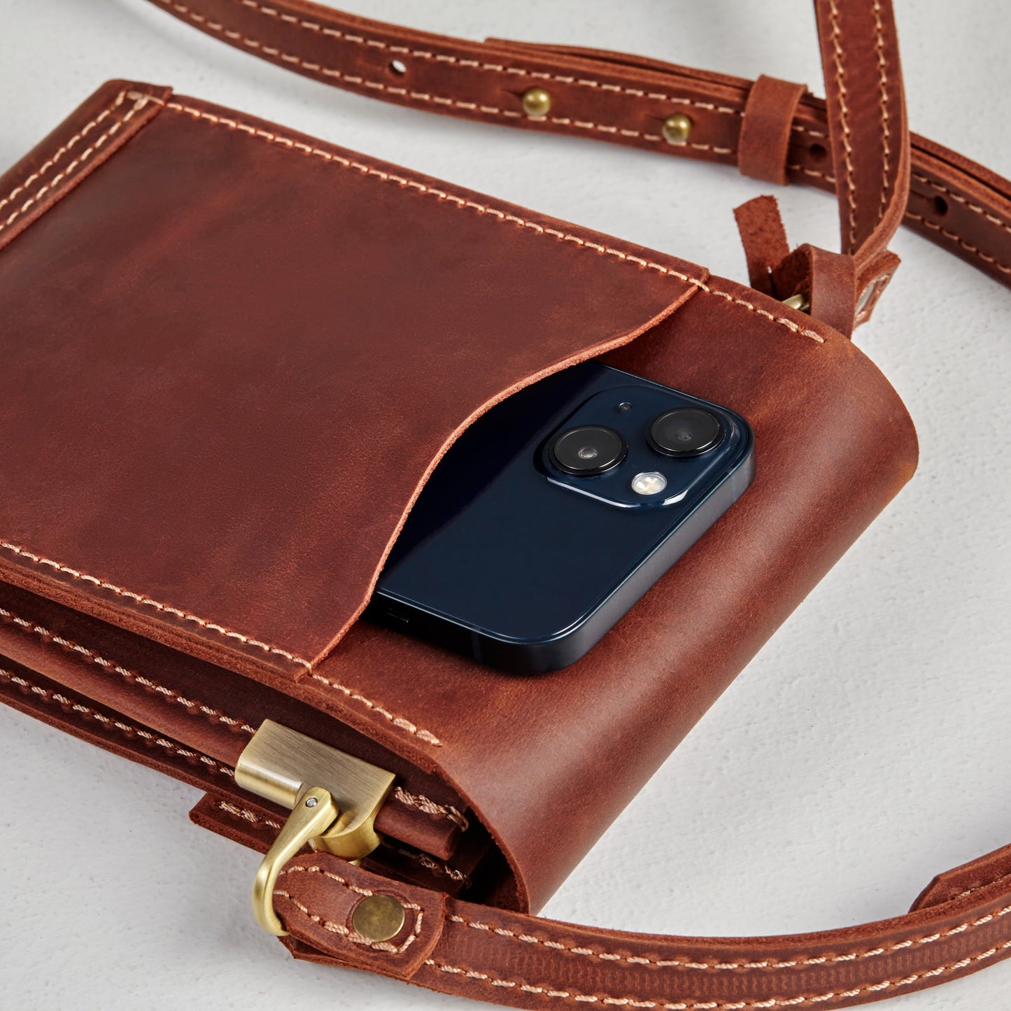 Handmade Umhängetasche aus Leder MELLY