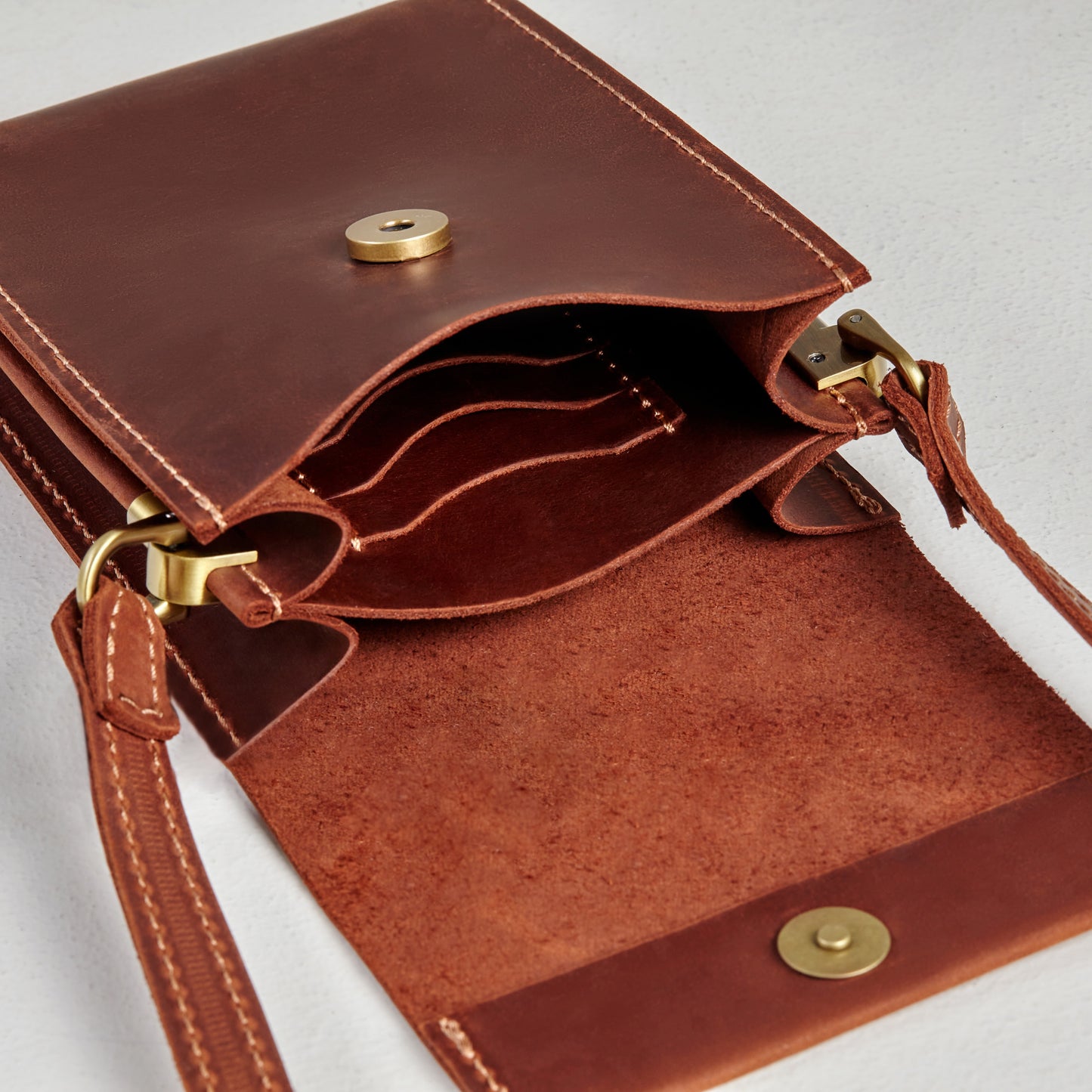 Handmade Umhängetasche aus Leder MELLY