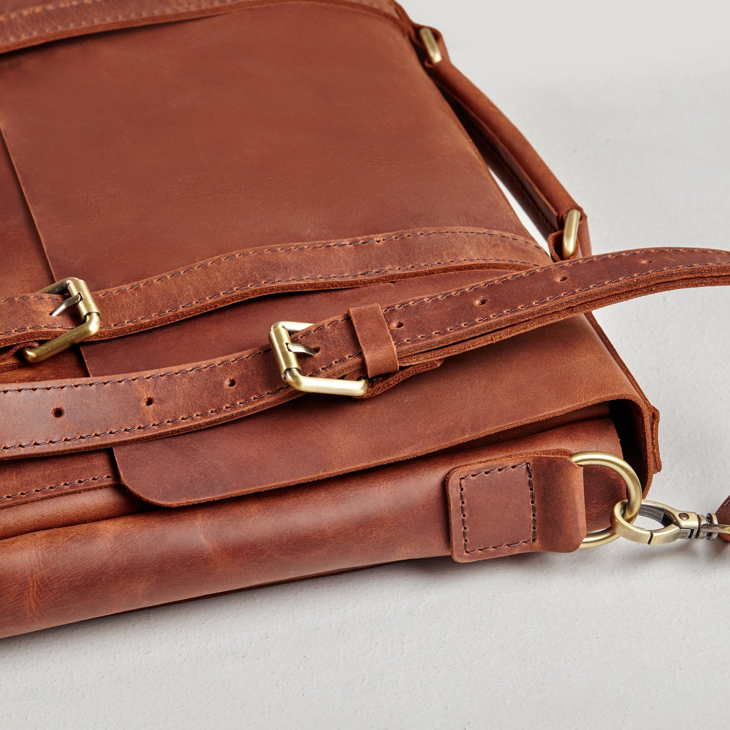 Handmade Leder-Umhängetasche ALESSANDRO